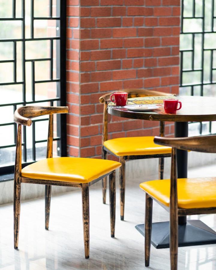 Couch & Cheese Homestel The Most Luxurious Hostel For Working Professionals & Students Пуна Экстерьер фото
