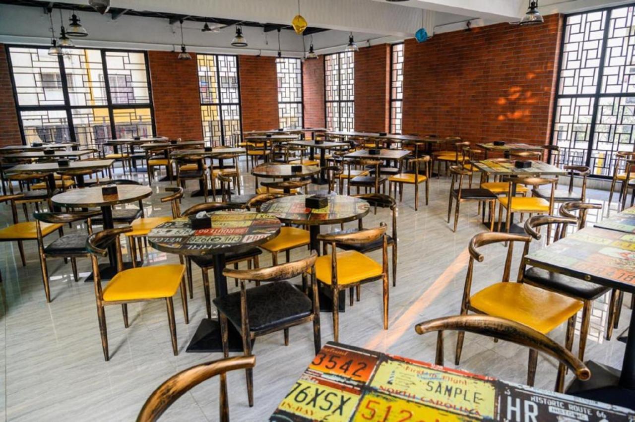 Couch & Cheese Homestel The Most Luxurious Hostel For Working Professionals & Students Пуна Экстерьер фото